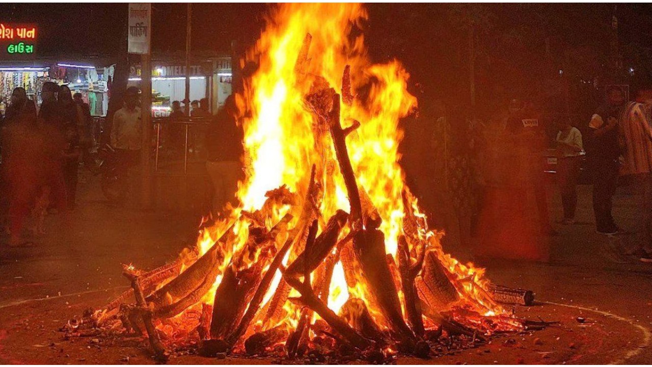 Holika Dahan 2022: Wishes, quotes to share with friends and families on ...