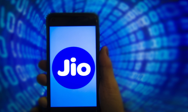 Jio announces new plans, rewards for cricket streaming
