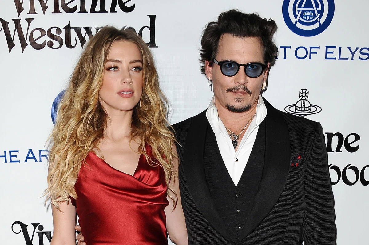 Johnny Depp-Amber Heard intimate scene from The Rum diary surfaces on  internet amid defamation trial | WATCH