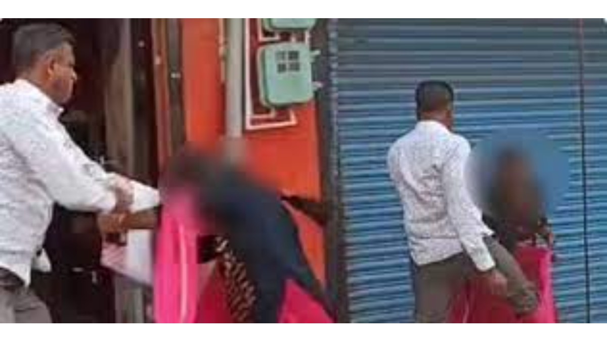 Man kicks woman in karnataka