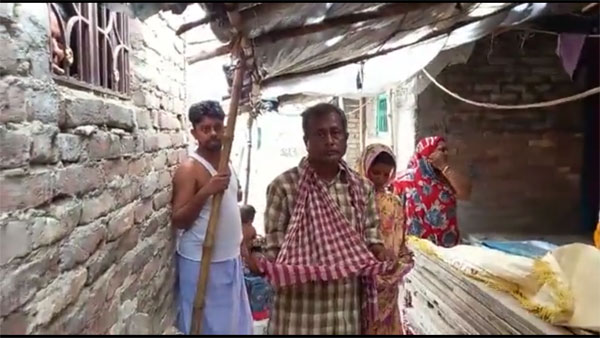 Bihar couple begging for money