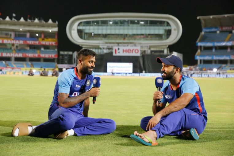 Hardik Pandya and Dinesh Karthik