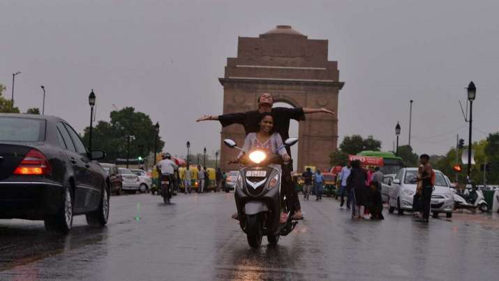 The Orange alert has been issued by the Indian Meteorological Department not only for Delhi but also for the adjoining areas of Delhi on June 30, 2022. A warning has been issued by the IMD regarding heavy rains in places like Ghaziabad, Gautam Buddha Nagar, Gurugam, and Faridabad.