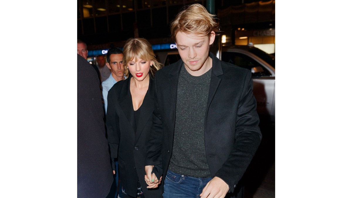 Taylor Swift secretly engaged to longtime beau Joe Alwyn