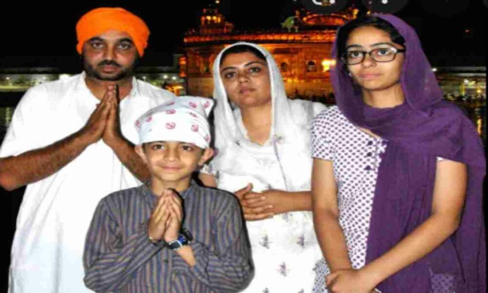 Bhagwant Mann with his first wife and children