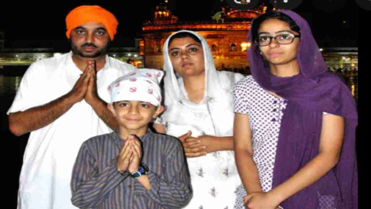 Bhagwant Mann with his first wife and children
