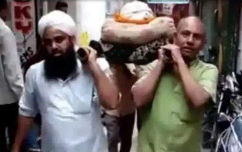 Muslim family performed last rites of their Hindu employee iBihn ar