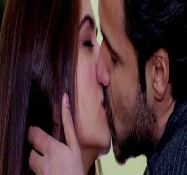 Emraan-Hashmis-BEST-KISSING-Moments-Kissa-Kiss-Ka- (2)