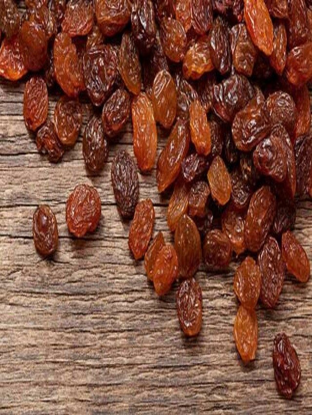 Benefits of munakka or black grape raisins