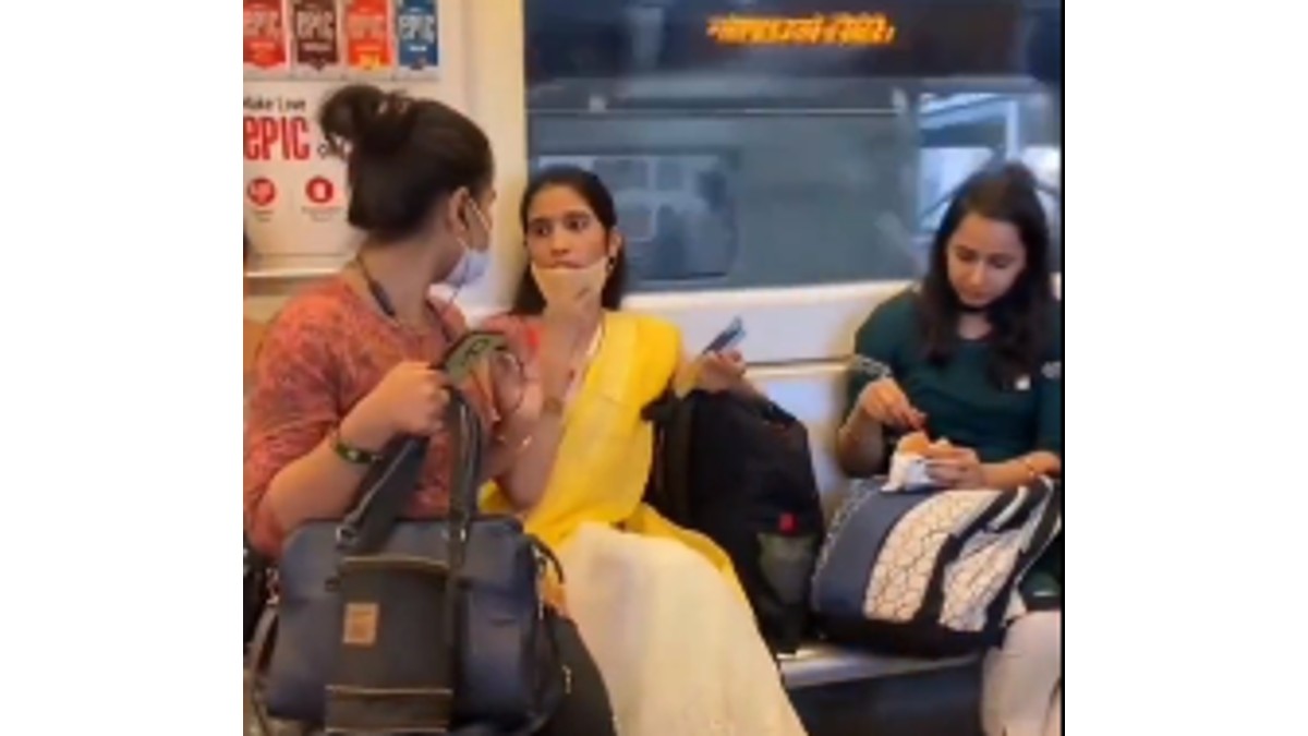 Viral video: Women fighting over a seat in Delhi Metro reminds Tweeple of bohot jagah hai, nahi jagah hai meme | WATCH