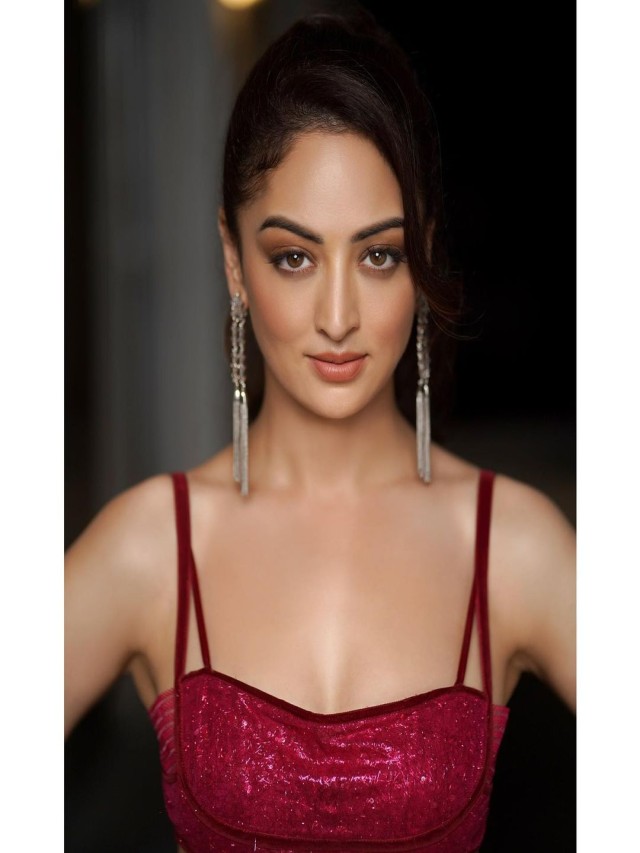Sandeepa Dhar hot photos