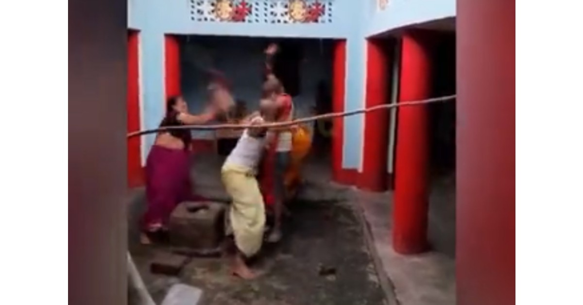 Patna: Husband-wife thrash elderly parents with sticks, bricks over property dispute | WATCH