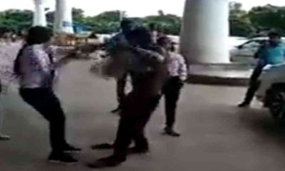 women beat driver at Raipur Airport