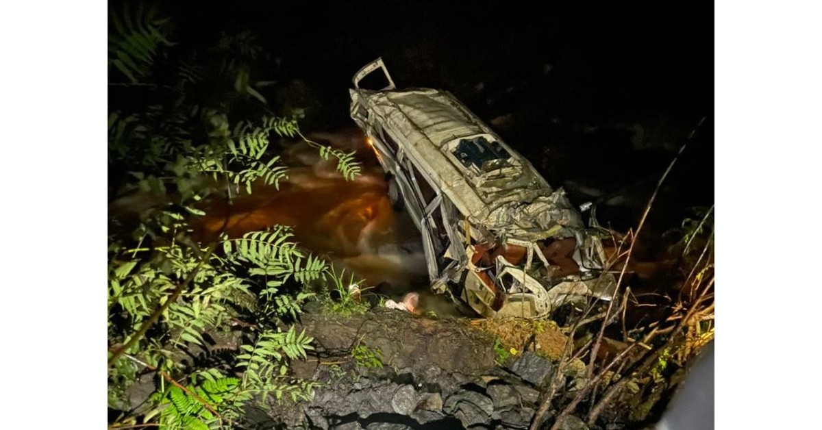Kullu accident: 7 killed, 10 injured after tourist vehicle falls into gorge