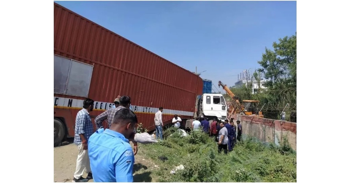 Gujarat accident: At least 7 died, 7 others injured as trailer truck collides with auto-rickshaw in Vadodara