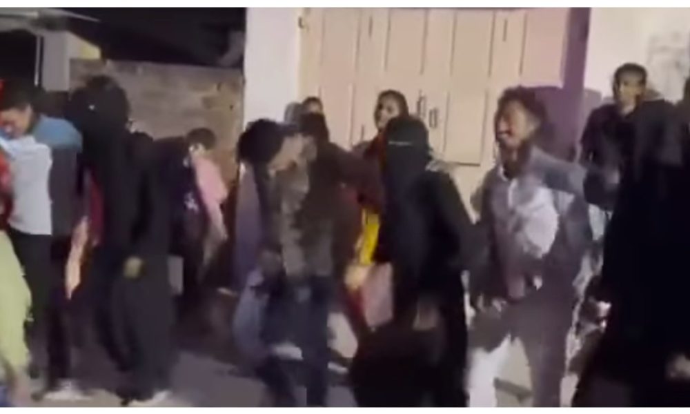 Video of Hindu men dancing Garba in burqa goes viral, people furious | WATCH