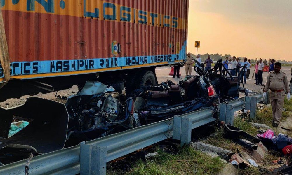Sultanpur accident: Speeding BMW hits truck on Purvanchal Expressway, all four die; predicts death in Facebook Live