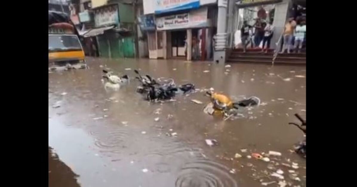 heavy rains lash bengaluru leading to water logging  floods