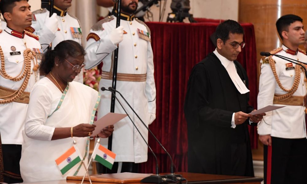 Justice Chandrachud taking oath as the 50th CJI