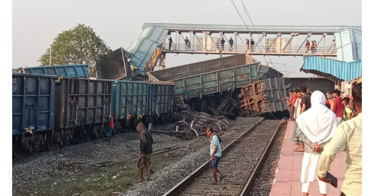 At least 2 people die, several others injured after goods train derails in Odisha's Jajpur