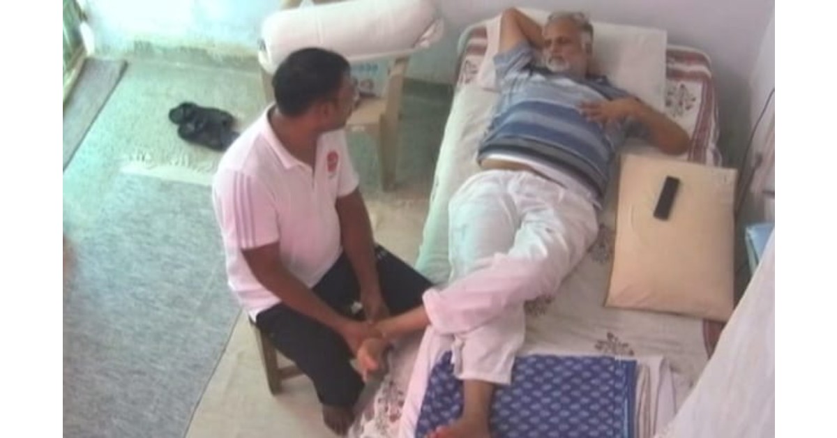 Satyendar Jain massage