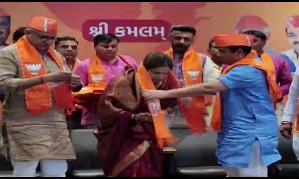 Gujarat Polls: Ex-Congress MLA Kaminiba Rathod joins BJP, was upset over ticket distribution