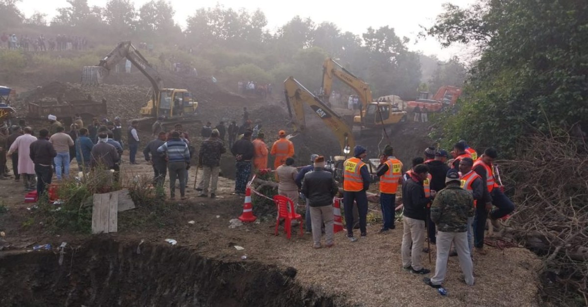 MP: 6-yr-old boy, trapped in 400 feet deep borewell in Betul, dies, was pulled out by rescue team after 84 hours