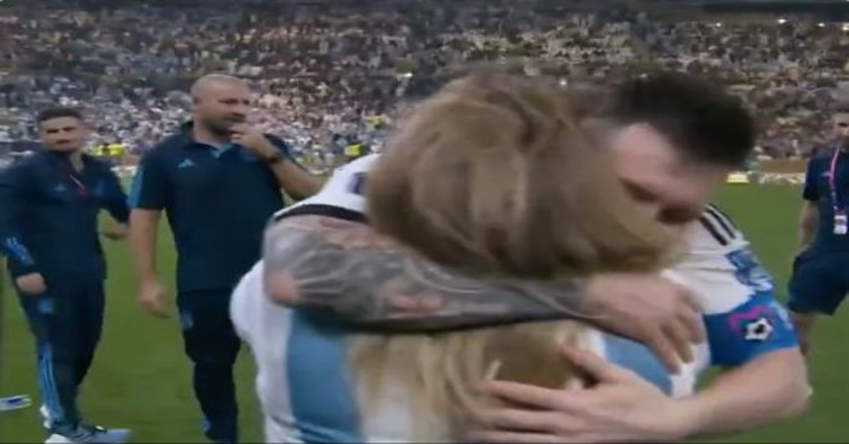 Lionel Messi hugging his mother