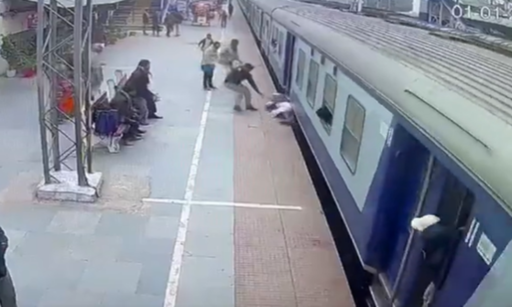 RPF Jawan saves passenger from falling under train