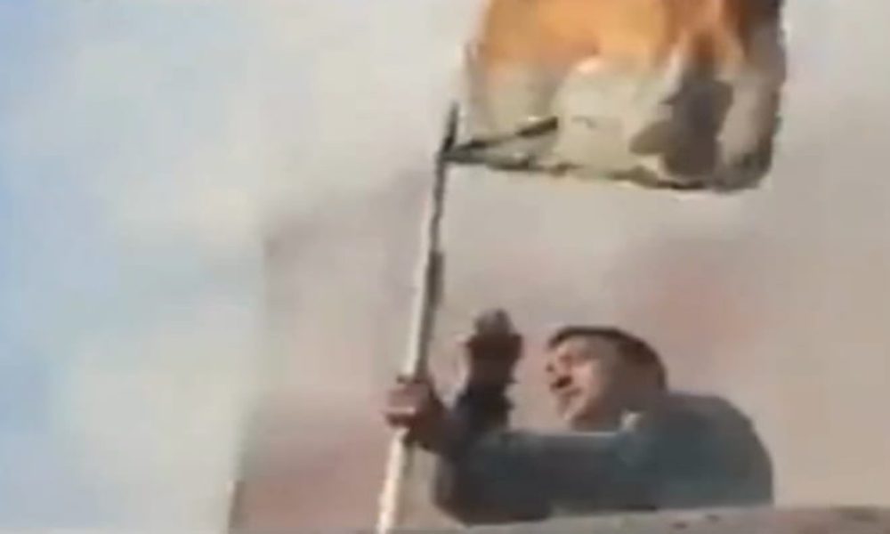 Haryana fireman risks life to save Tricolour from burning, video viral | WATCH