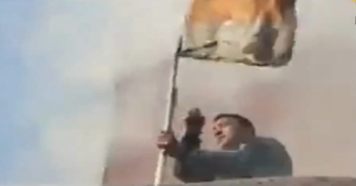 Haryana fireman risks life to save Tricolour from burning, video viral | WATCH