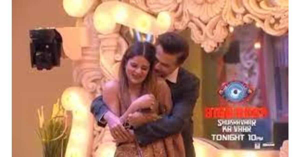 Bigg Boss 16: Archana Gautam recites shayari for Anil Kapoor, blushes after actor hugs her from behind