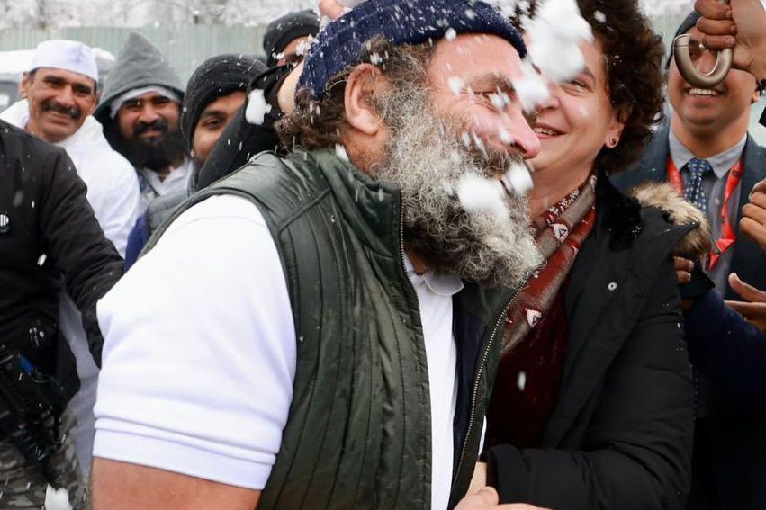 Rahul Gandhi snowball fight with sister Priyanka