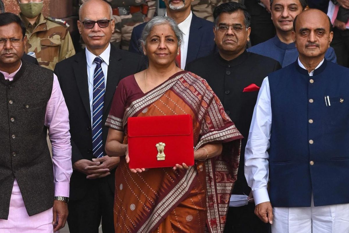 Nirmala Sitharaman Wears Red Saree For Budget 2023 | A Look At Her Love ...