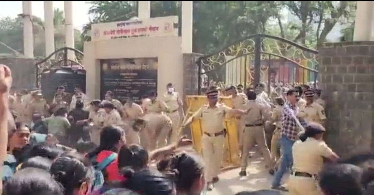 Mumbai Police lathicharge women protesters at fire brigade recruitment drive | WATCH