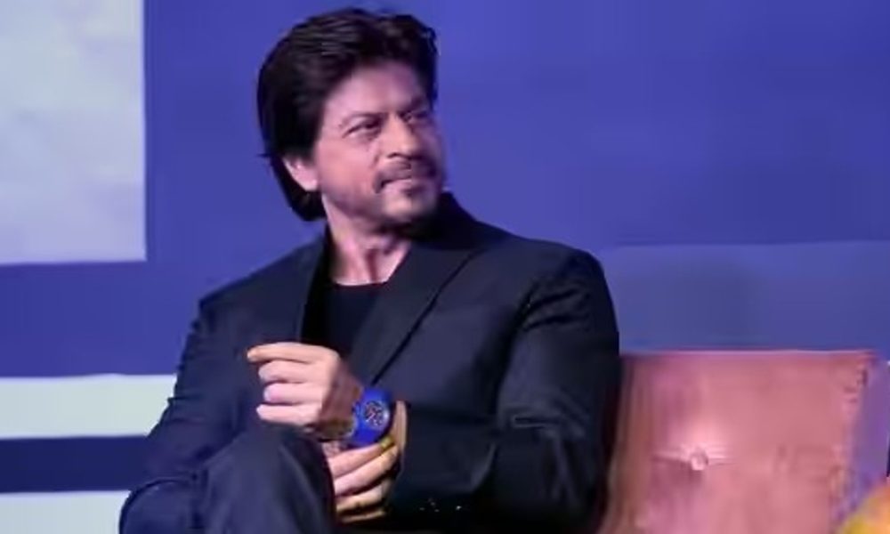Shah Rukh Khan shoots for Dunki after Jawan, fans gathered to see King Khan in Pune, video viral | Watch