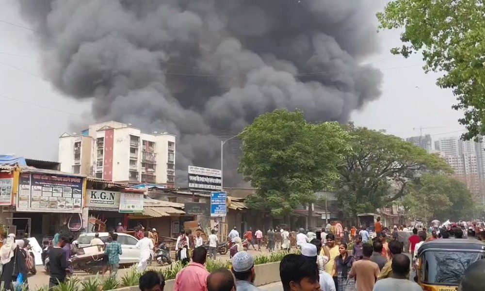 fire erupts in Mumbai