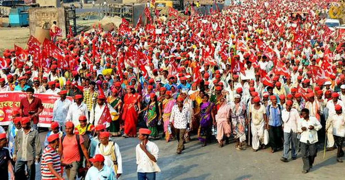 All India Kisan Sabha-led march of farmers, Tribals inches closer to Mumbai