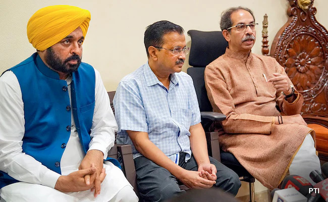 Kejriwal says Uddhav Thackeray's assured help in AAP's fight against Central ordinance on Delhi bureaucrats