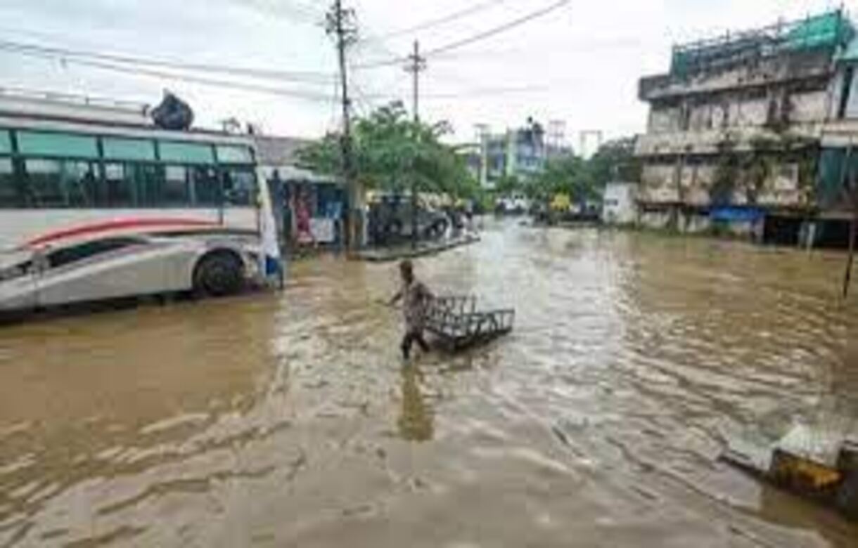 Maharashtra: Severe waterlogging in Nagpur, central forces deployed for rescue operations