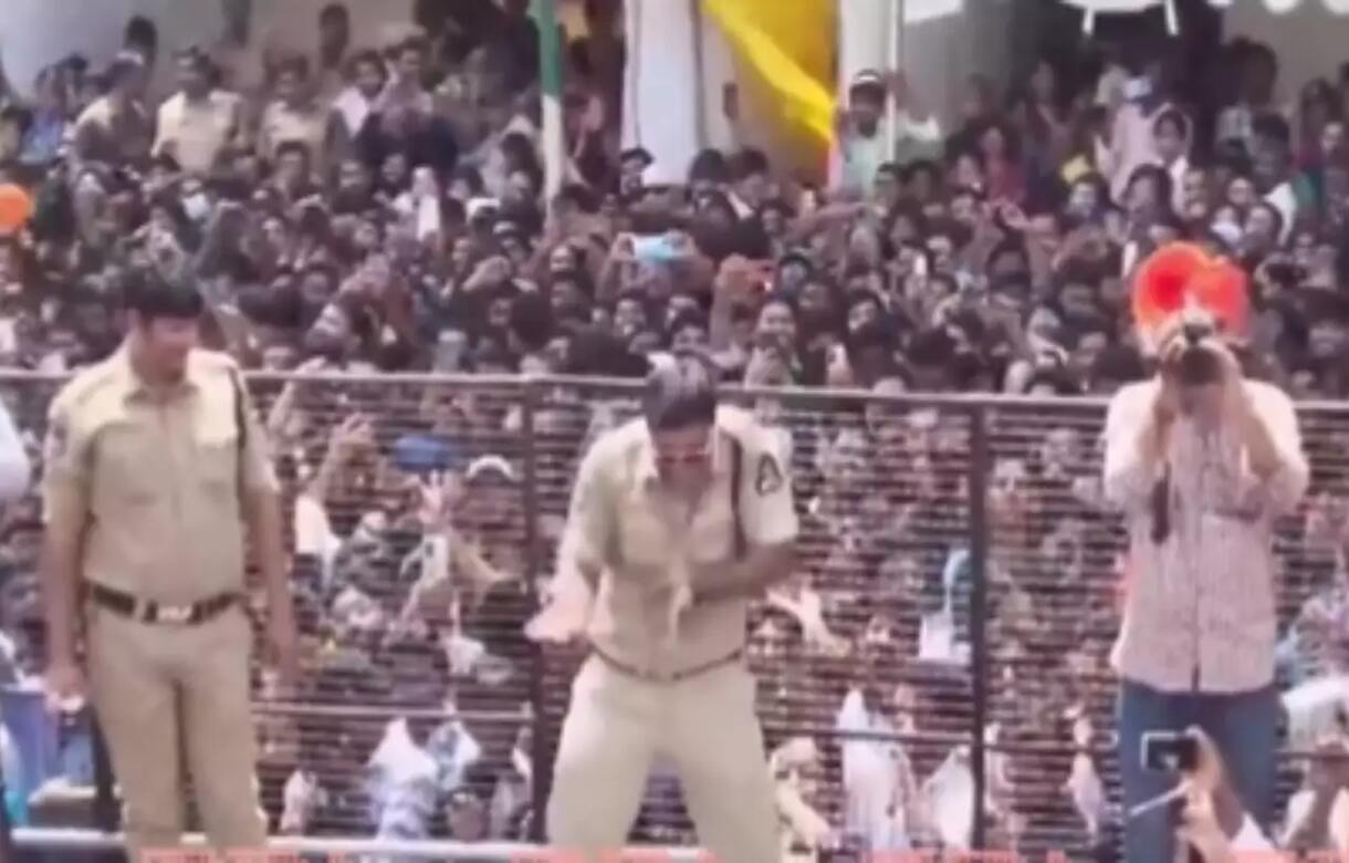 Hyderabad: Police personnel dance during Ganesh Visarjan procession at Tank Bund, video goes viral