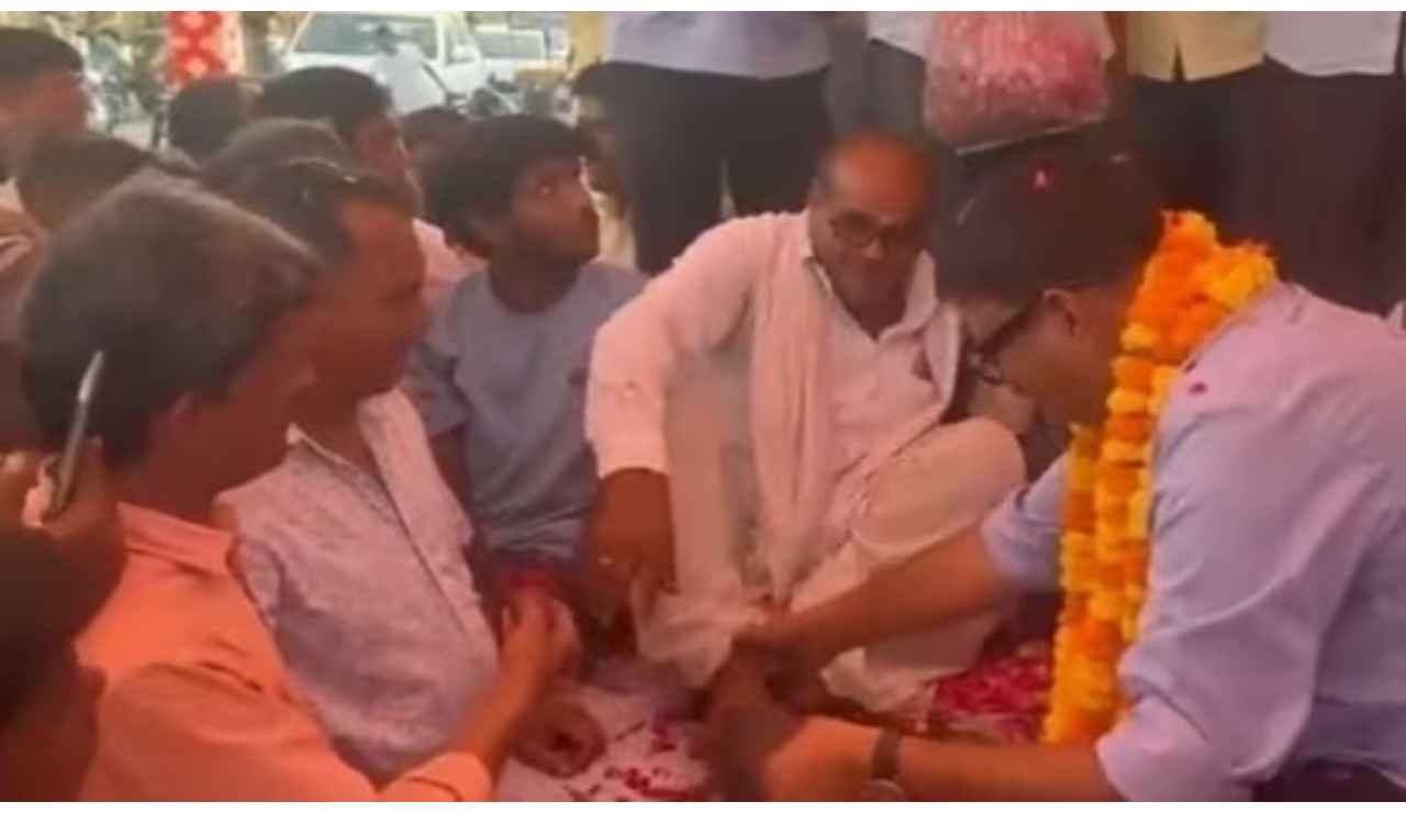 Watch: Rajasthan independent MLA Om Prakash Hudla polishes people’s shoes