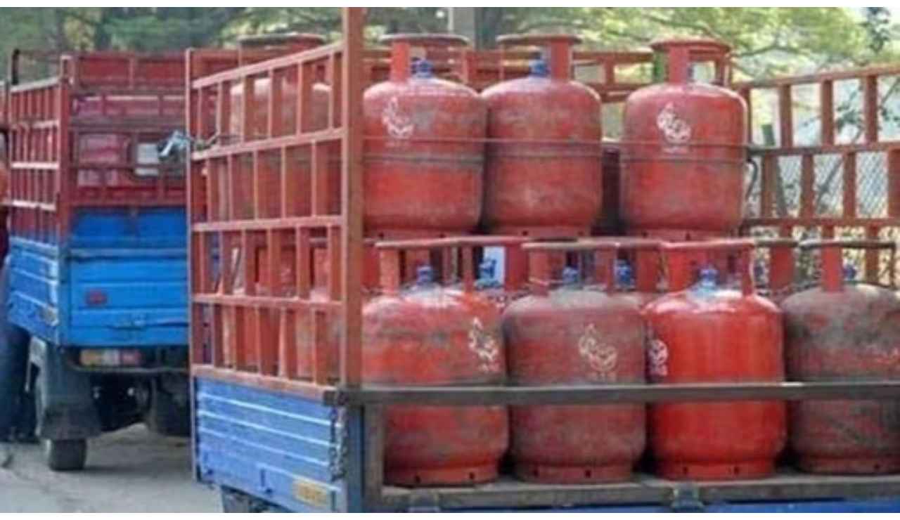 Government hikes subsidy for Pradhan Mantri Ujjwala Yojana beneficiaries from Rs 200 to Rs 300 per LPG cylinder