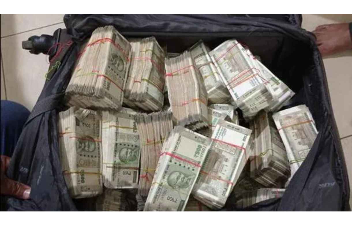 Trader stops for tea on highway, loses Rs 1 crore cash stashed in car’s boot