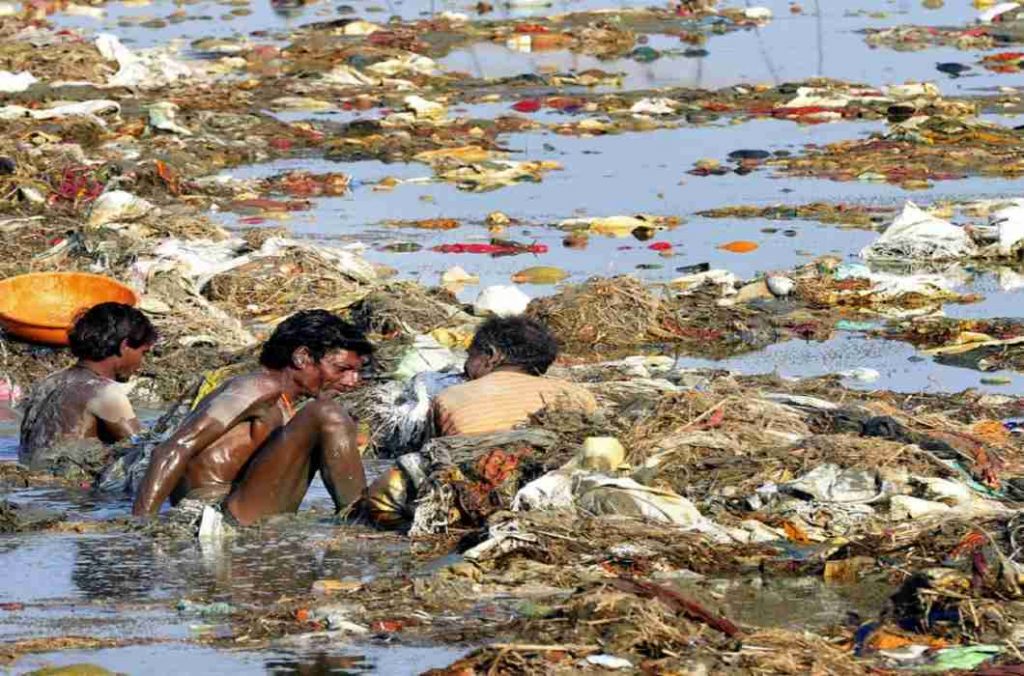 Allahabad High Court का सरकार को आदेश- बिना Treatmeant, पानी Ganga में नहीं गिराया जाए 2 Allahabad High Court