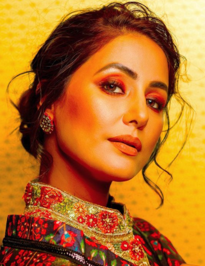 Hina Khan ने ‘Desi Girl’ बन ढाया कहर, साड़ी में Hina की दिलकश अदाएं 1 heena khan 2