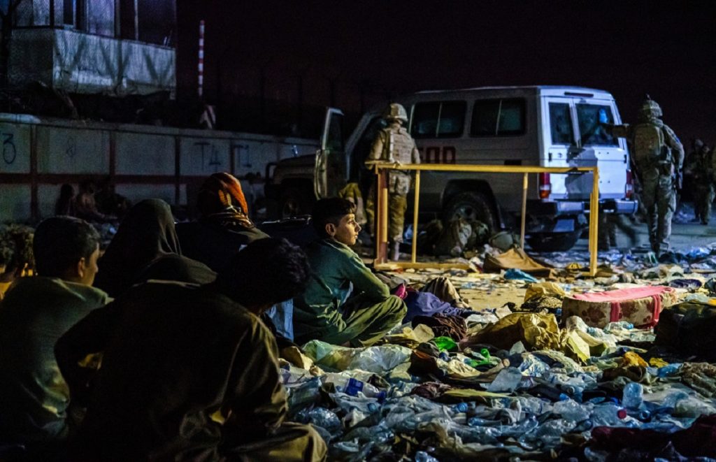 Kabul Airport के पास दागी गईं मिसाइलें, चारों तरफ धुआं धुआं 1 kabul 3