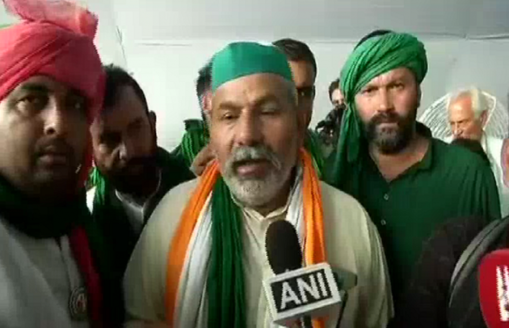 Kisan Mahapanchayat Update: सरकार पर वार के साथ किसान महापंचायत का समापन, जुटी थी भारी भीड़ 5 tikait
