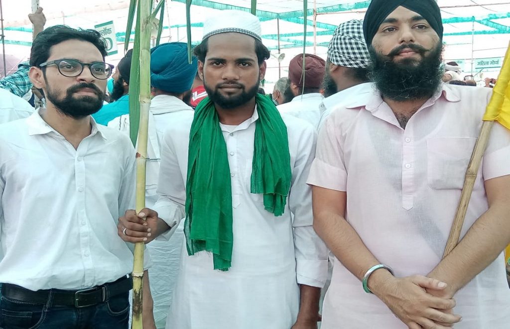 Kisan Mahapanchayat Update: सरकार पर वार के साथ किसान महापंचायत का समापन, जुटी थी भारी भीड़ 4 tikait