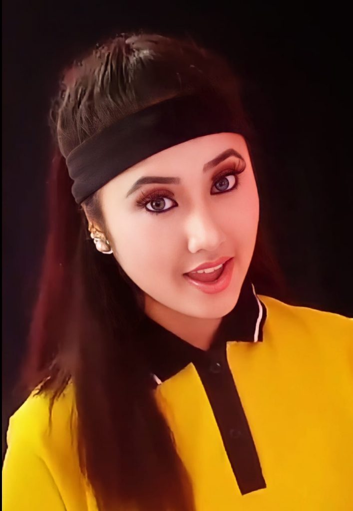 Divya Bharti की ‘हमशक्ल’ Manju Thapa जल्द करेंगी बॉलीवुड में एंट्री 1 divya bharti 2